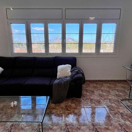 Amplio Apartamento, 5 Camas Sant Esteve Sesrovires Exterior photo